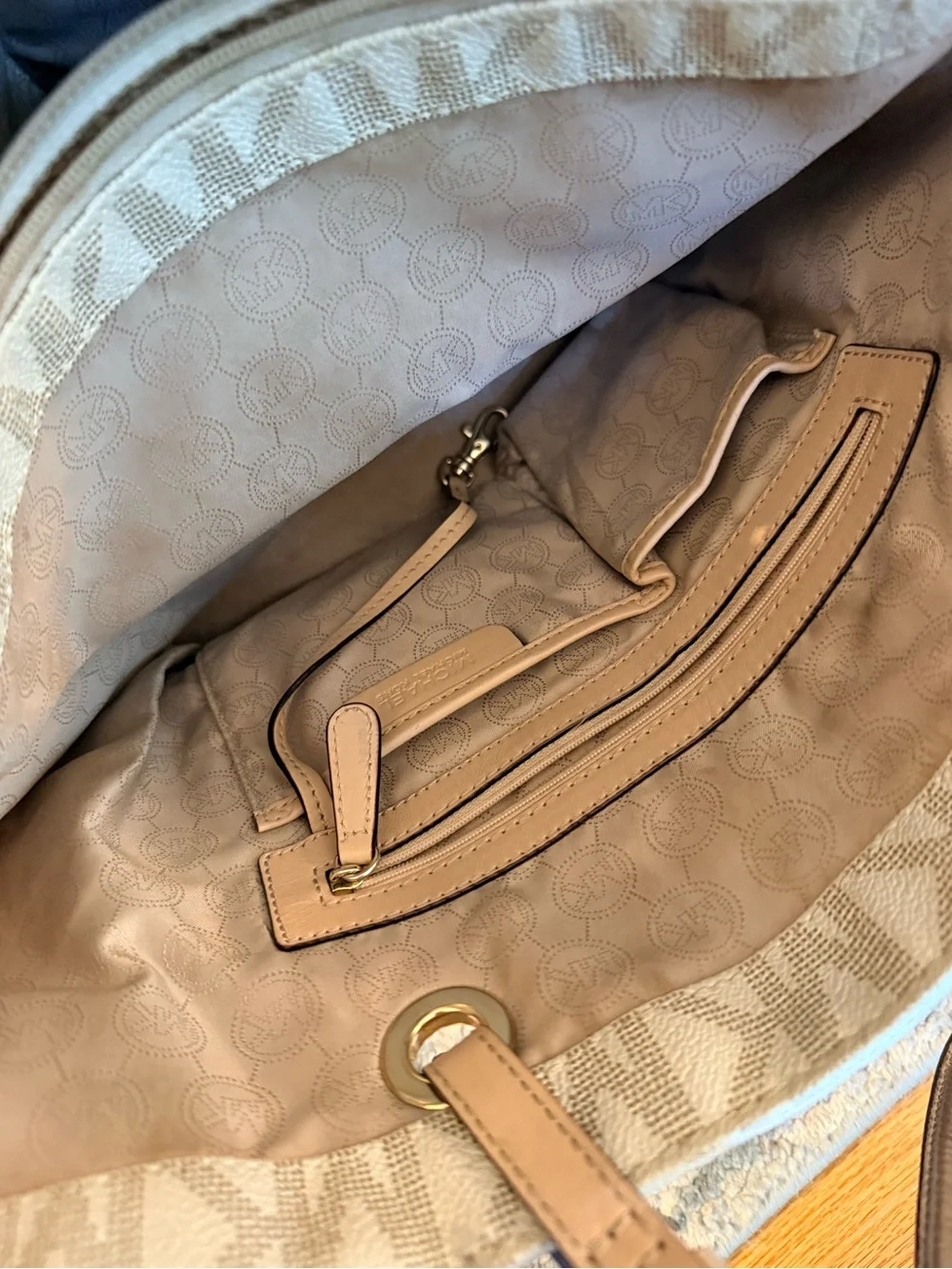Michael Kors Cream Jet Set Tote